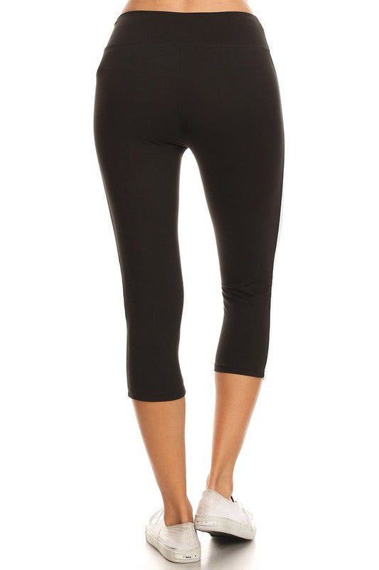 PLUS YOGA WAISTBAND CAPRI LEGGINGS