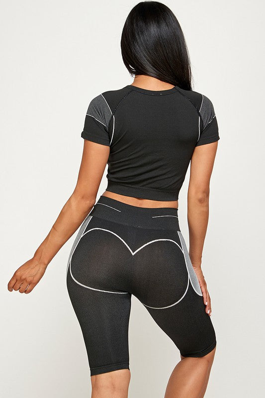 CONJUNTO DE TOP CORTO Y PANTALÓN CORTO DE MOTORISTA SIN COSTURAS