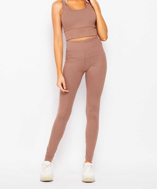 CONJUNTO DE LEGGINGS CON SUJETADOR Y ESPALDA DE NAVEGADOR