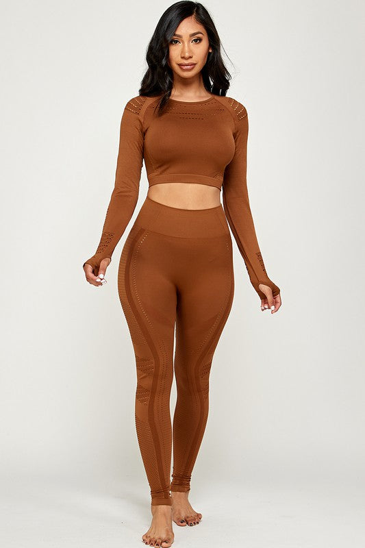 SEAMLESS SOLID RAZER CUT THUMB HOLES CROP TOP SET