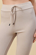 Thumbnail of Conjunto de dos piezas de top corto y leggings con cordón