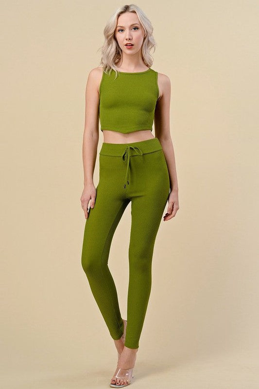 Conjunto de dos piezas de top corto y leggings con cordón