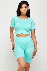 WORKOUT OUTFIT CROP TOP AND BIKER SHORTS SET