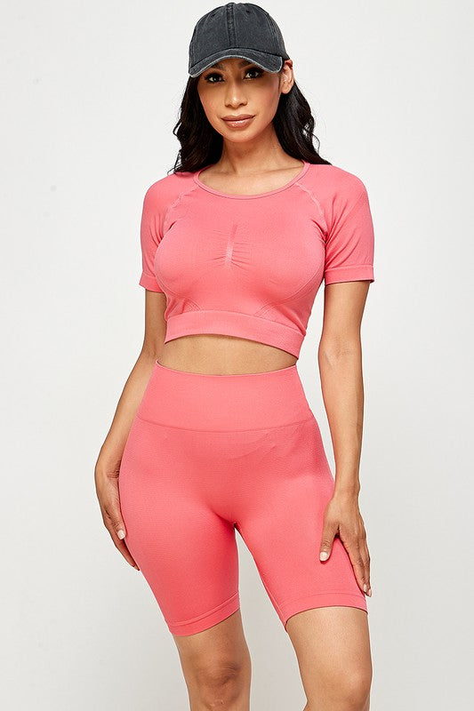 WORKOUT OUTFIT CROP TOP AND BIKER SHORTS SET