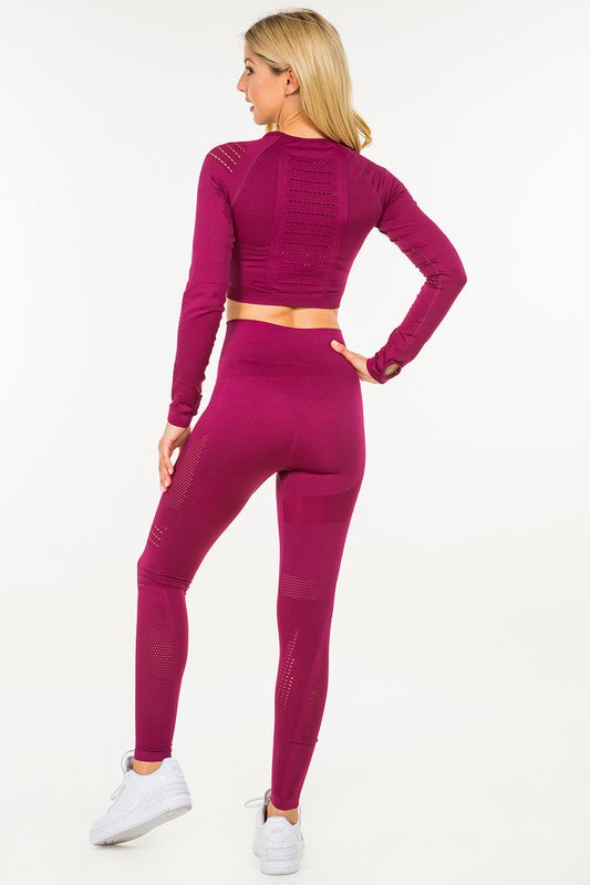 SEAMLESS SOLID RAZER CUT THUMB HOLES CROP TOP SET