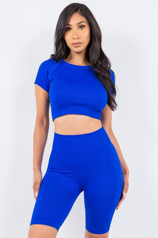 TEXTURED SEAMLESS CROP TOP AND BIKER SHORT SET