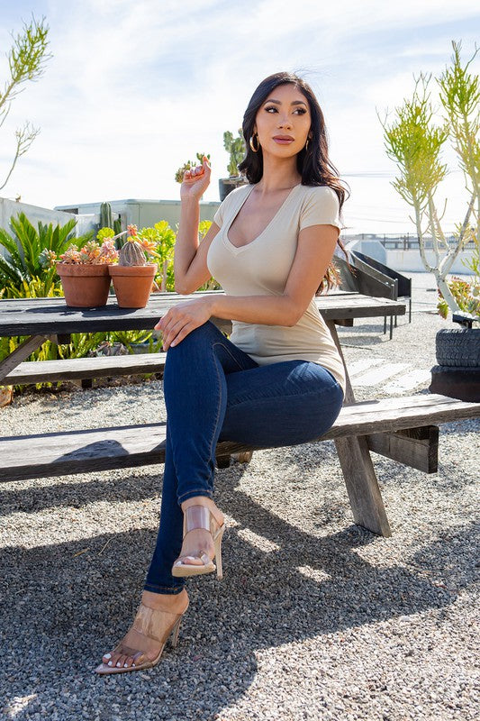 Basic, solid color short sleeved t-shirt