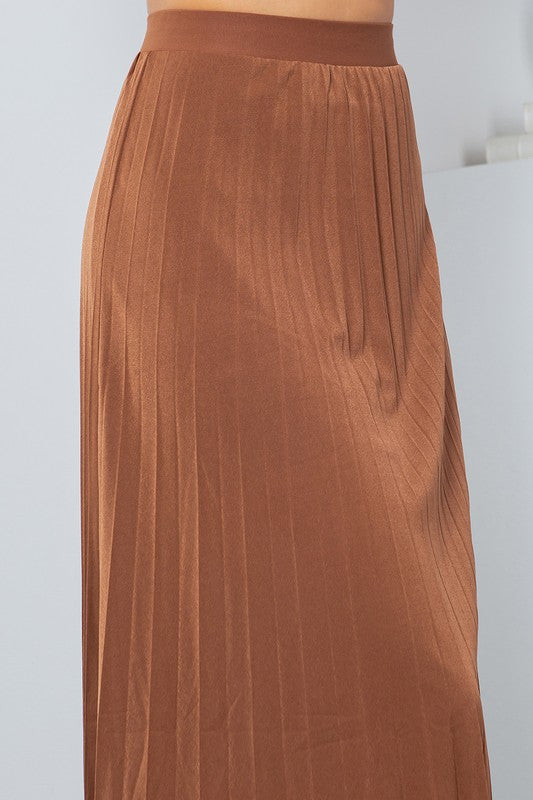 SOLID WIDE PLEATED SKIRT WITH LINING