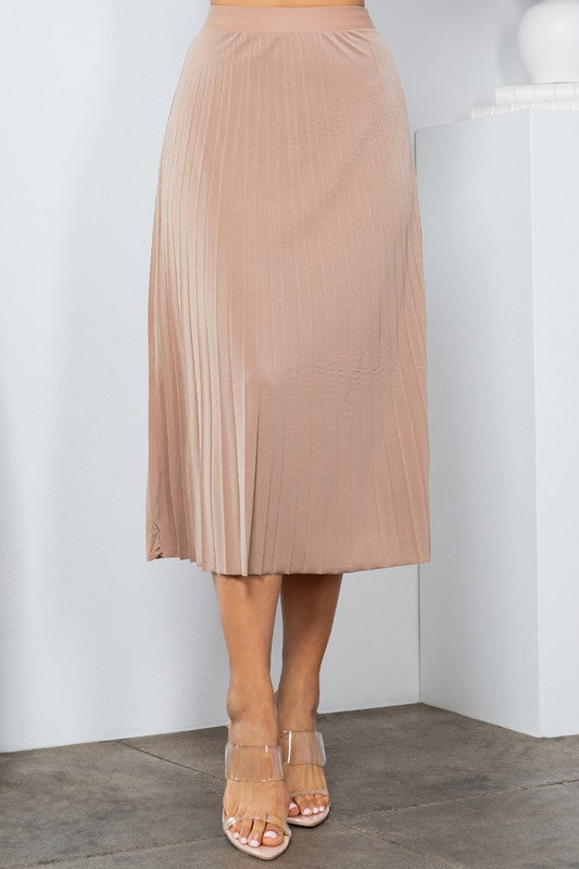 SOLID WIDE PLEATED SKIRT WITH LINING