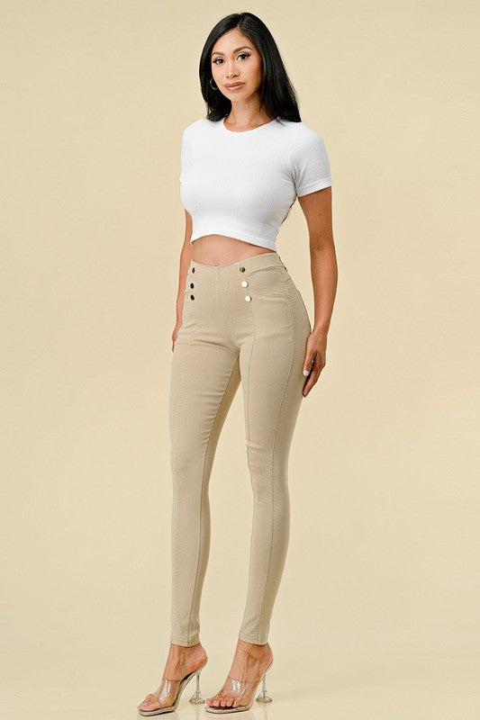 Solid fitted pants with pockets and elastic waist