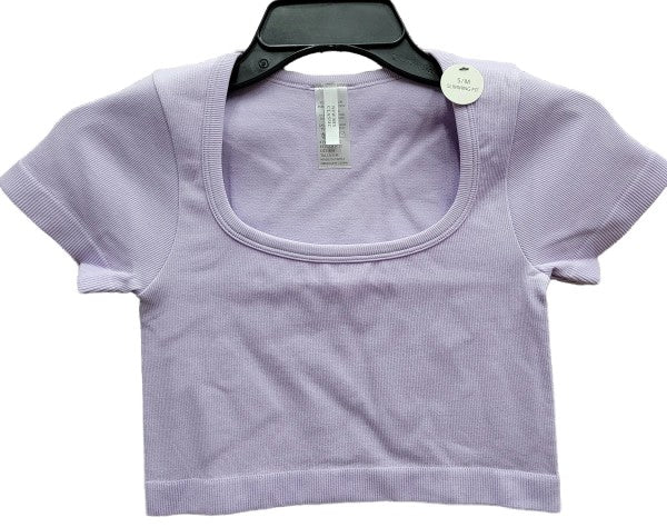 TOP DE MANGA CORTA CON CUELLO CUADRADO, LISO Y SIN COSTURAS