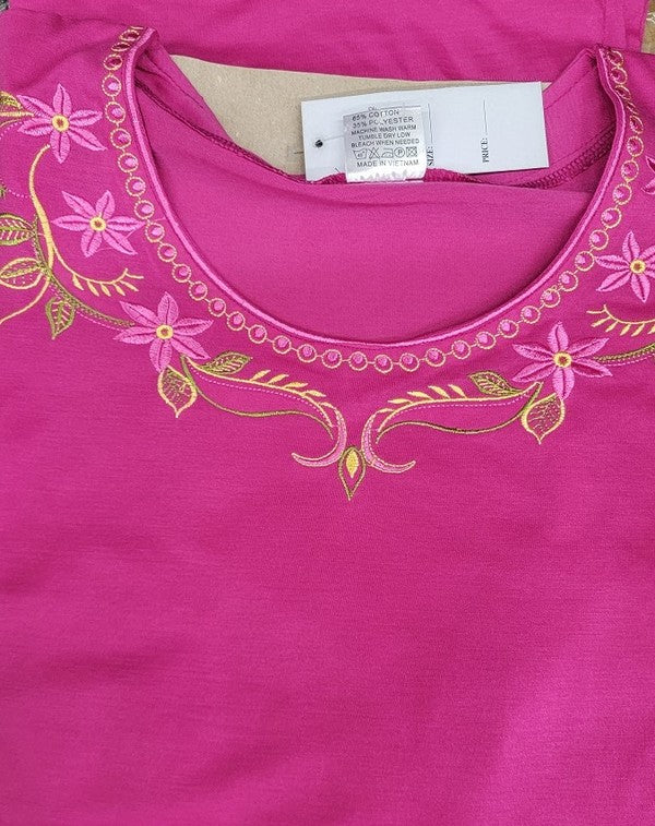 Conjunto de blusa bordada y capri a juego