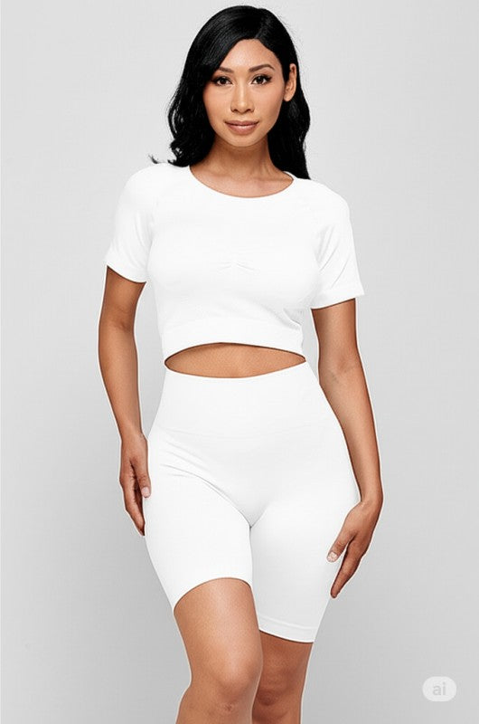 WORKOUT OUTFIT CROP TOP AND BIKER SHORTS SET