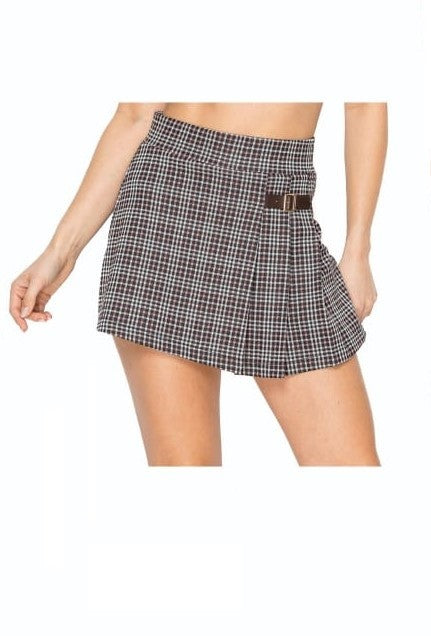 PLEATED SKORT WITH BUCKLE