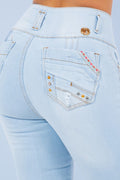 Thumbnail of Colombian style skinny jeans